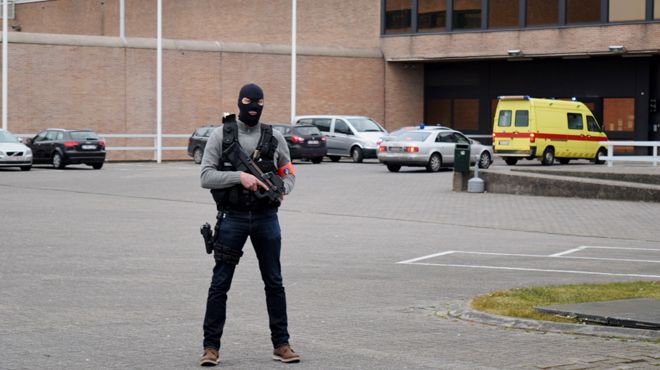 Salah Abdeslam a passé sa première nuit dans l'aile réservée aux détenus les plus dangereux à Bruges: Mehdi Nemmouche y est aussi